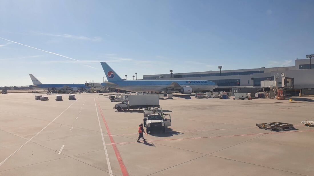 Korean Air 777 in ATL