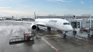 Lufthansa A350 in SIN