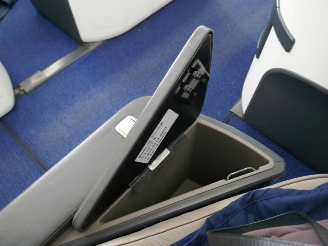 MIAT Business Class 11 Stauraum