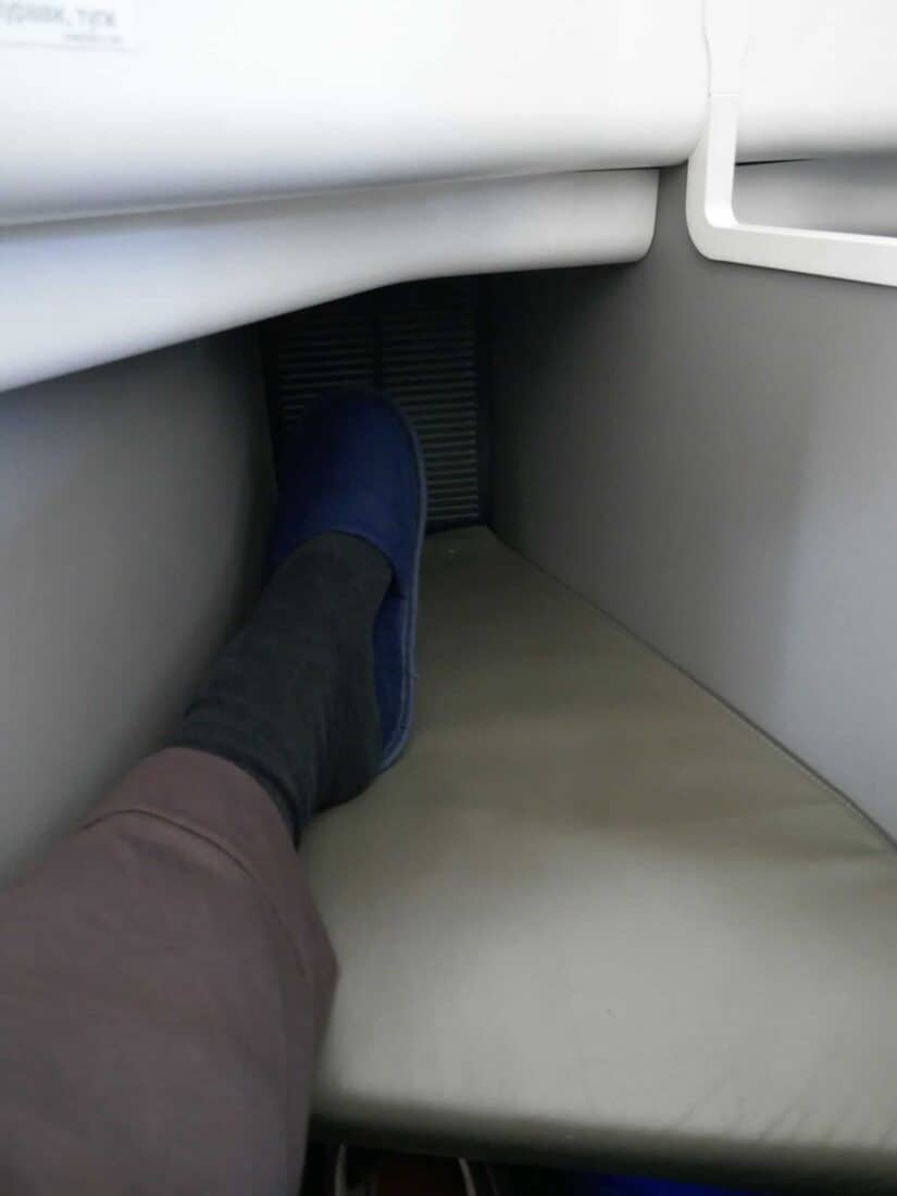 MIAT Business Class 14 Beinfreiheit