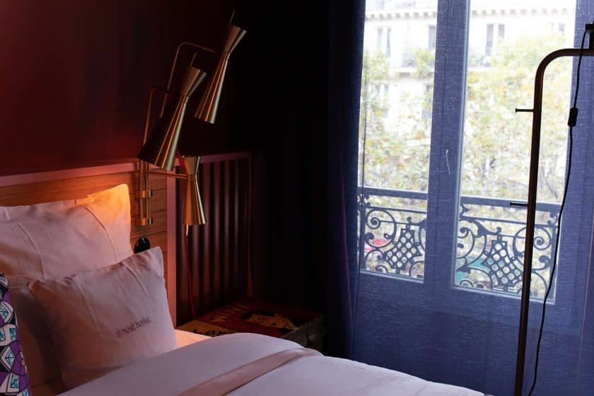 25hours Hotel Paris Room Bed Window