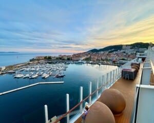 AIDAcosma Blick auf Ajaccio Korsika