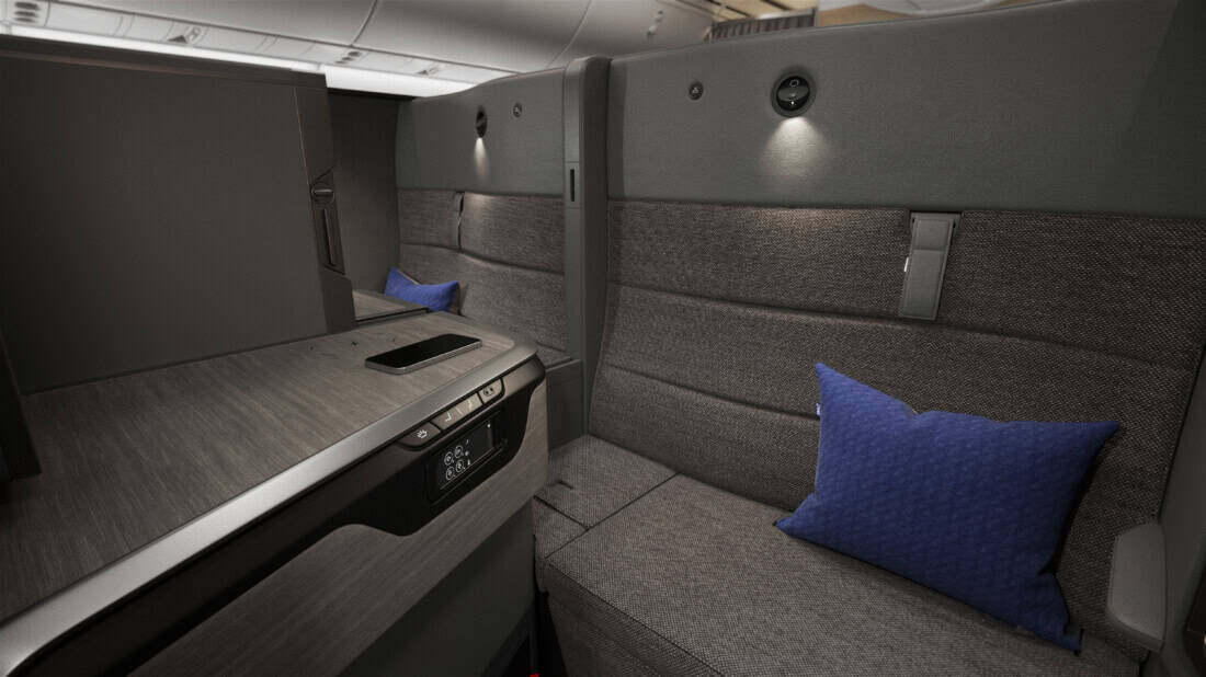 ANA The Room FX 787 Mitte