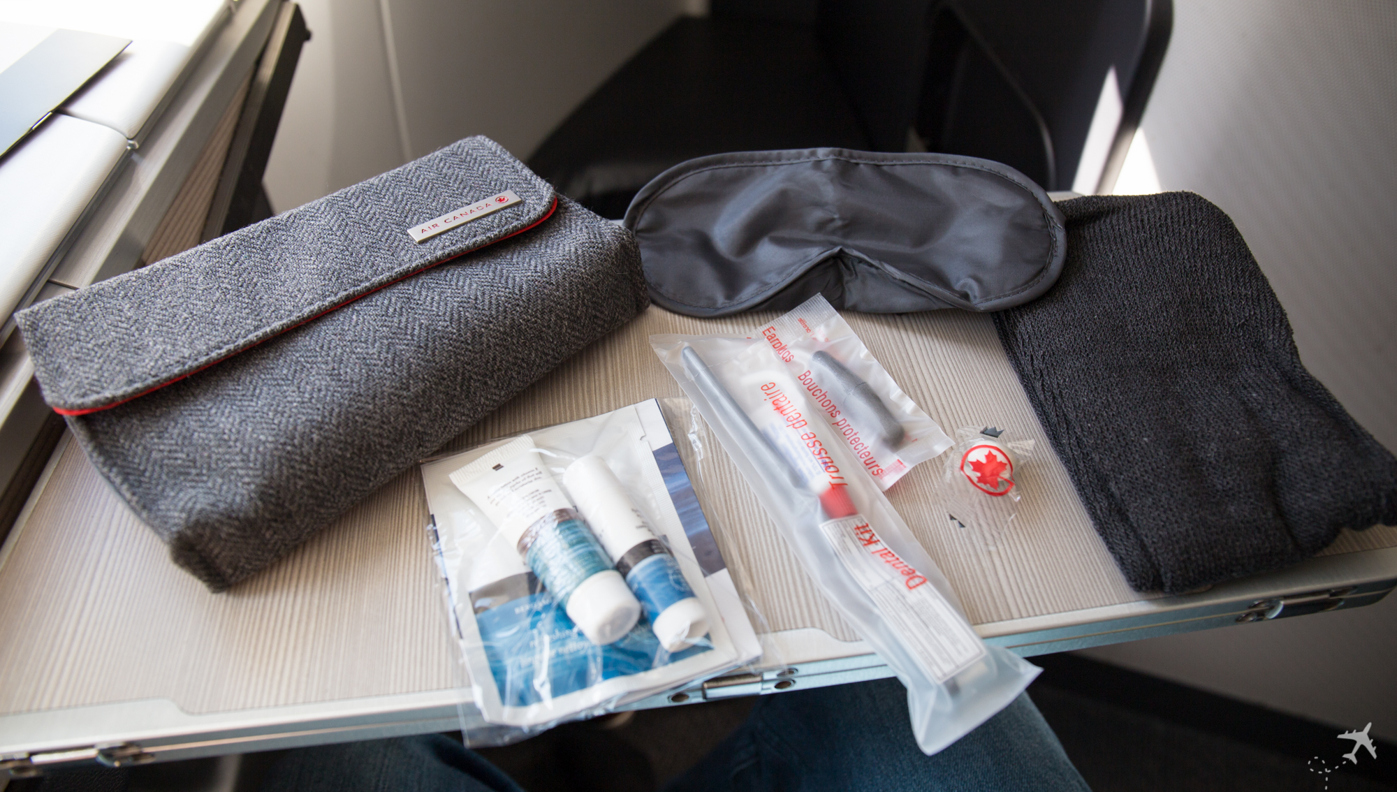 Air Canada Boeing 787-9 Business Class Amenity Kit Inhalt