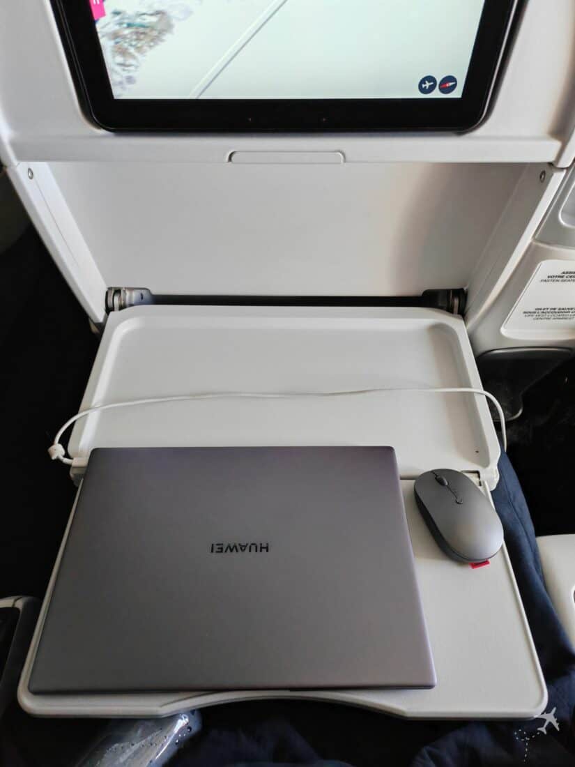 Air France Premium Eco B777 Tisch Laptop