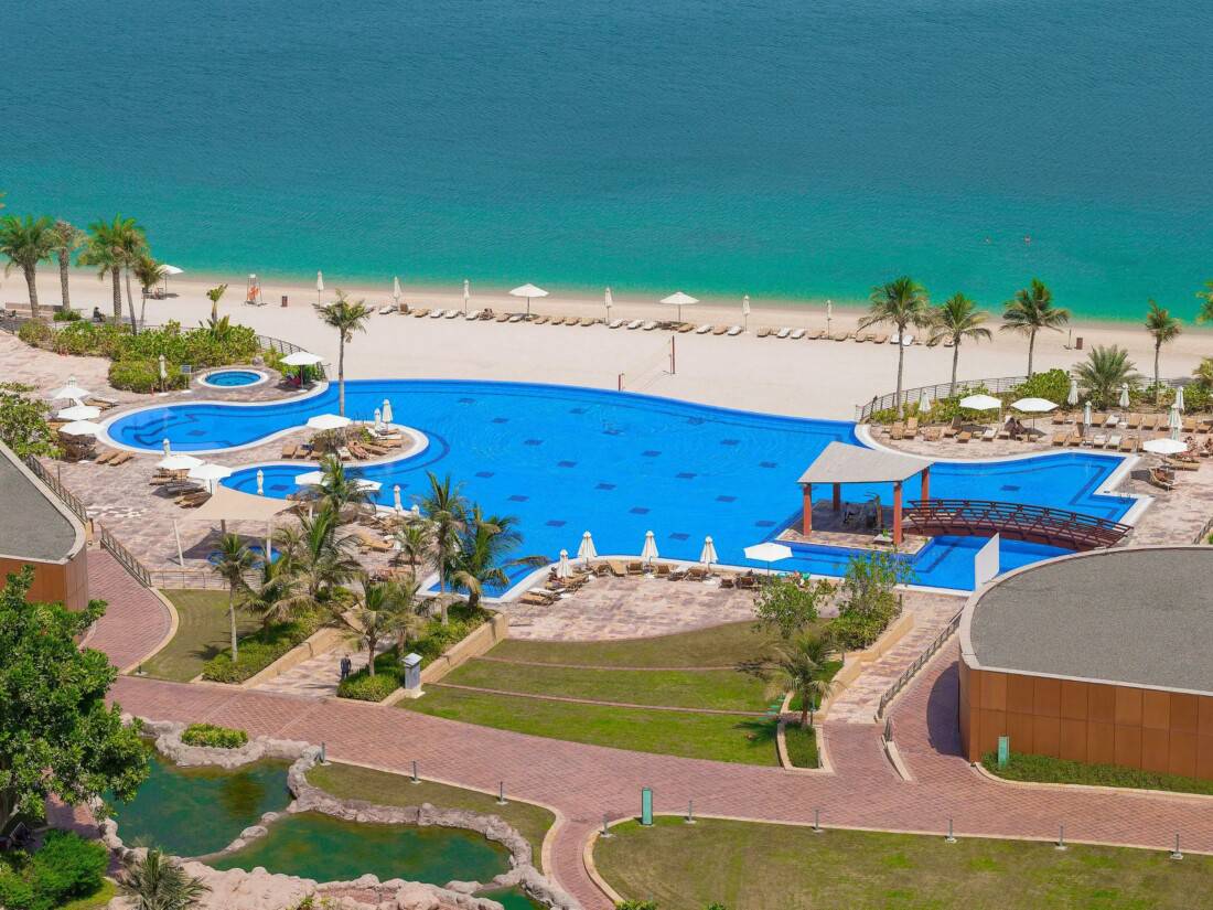 Andaz Dubai P029 Infinity Pool and Beach