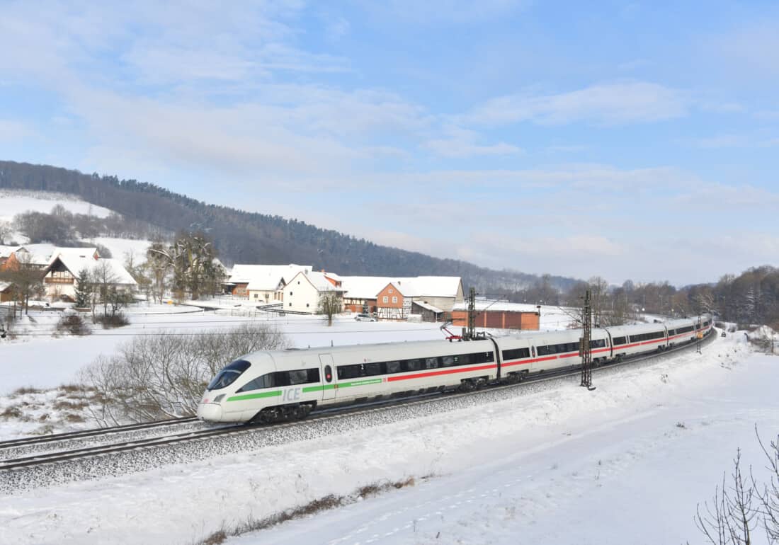 ICE T Baureihe 411 unterwegs im winterlichen Haunetal in Hessen