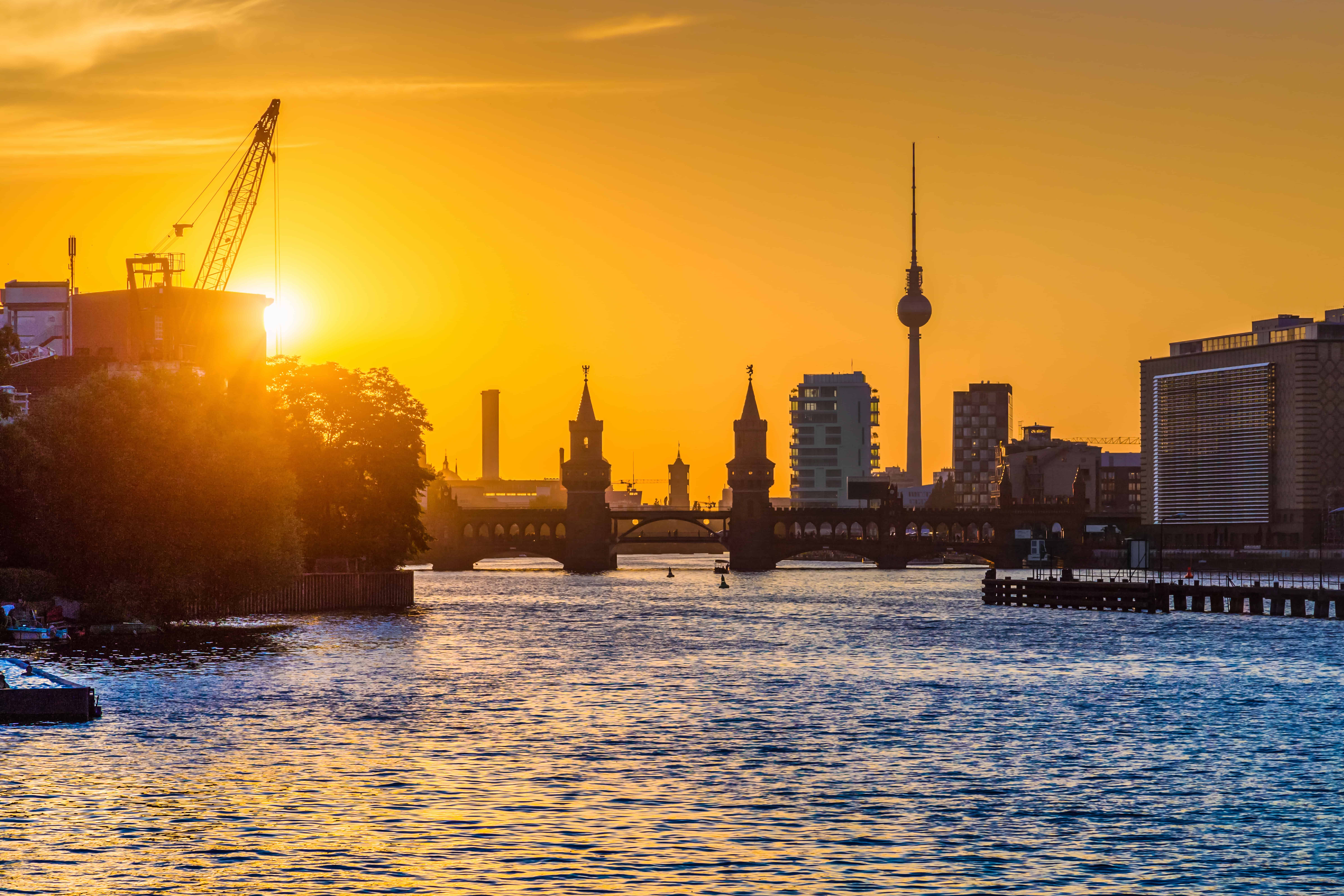 Berlin Skyline Spree Sonnenuntergang
