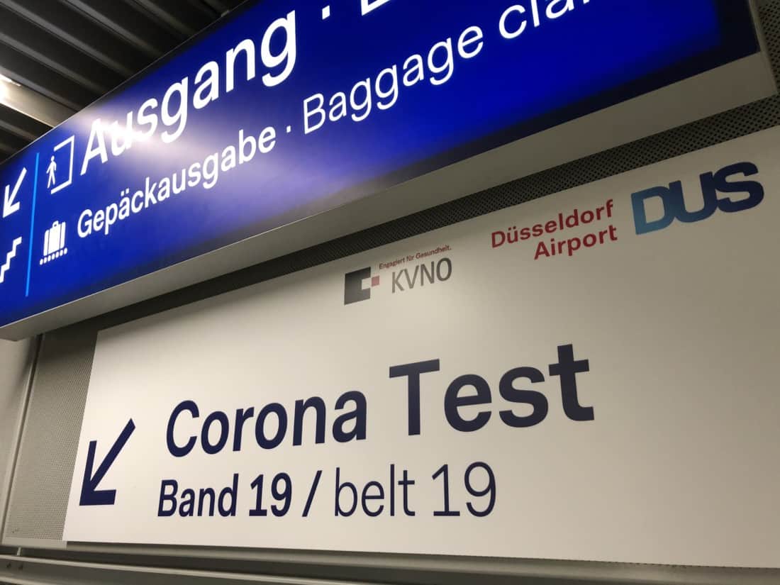 Duesseldorf Flughafen Corona Test Schild