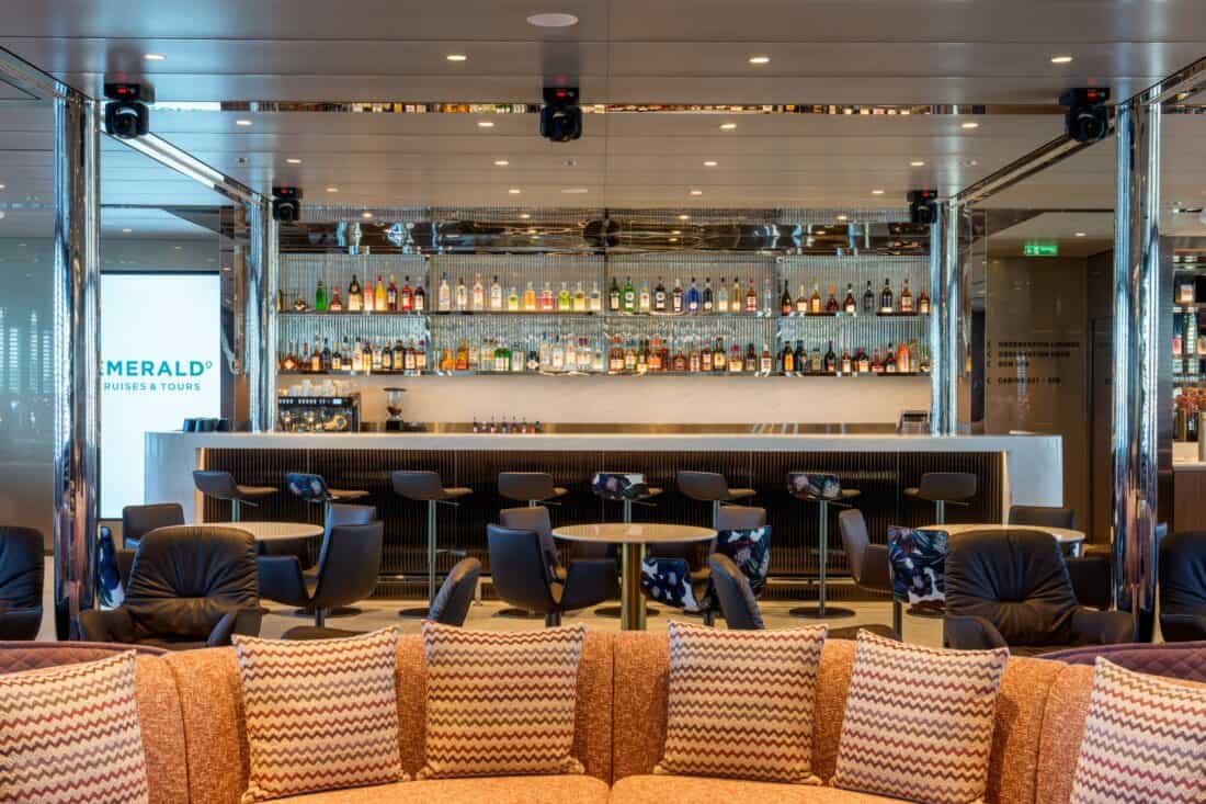 Emerald Kaia - Amici Bar