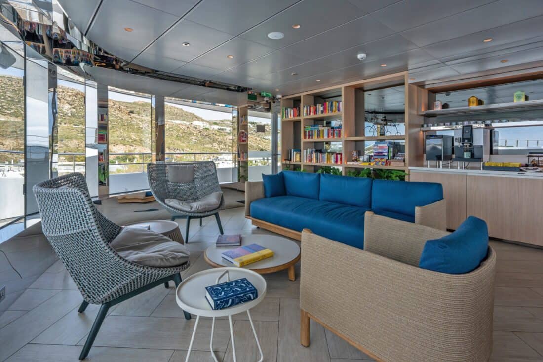 Emerald Kaia - Observation Lounge