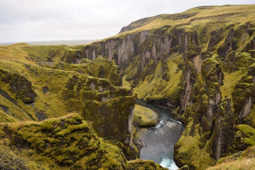 canyon Fjaðrárgljúfur 