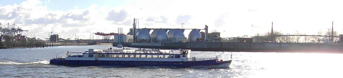 Hamburg Hafen Ausflugsboot + Koehlbrand