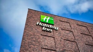 Holiday Inn Logo in Hamburg Berliner Tor