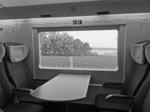 ICE Fenster Graustufen