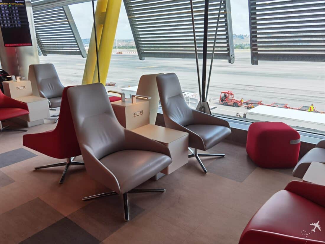 Iberia Velazquez Lounge MAD Sitze Fenster