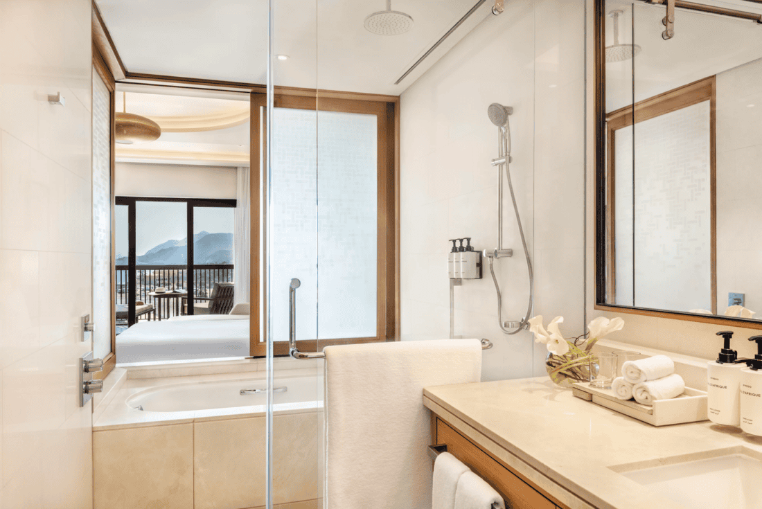 InterContinental fujairah doppelzimmer bad