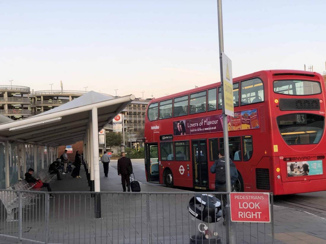 London Bus Busbahnhof Bussteige