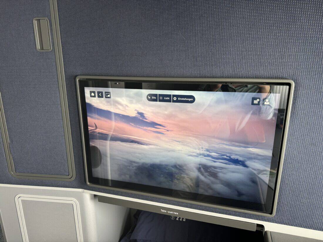 Lufthansa Allegris Business Suite Bildschirm Kamera rechts