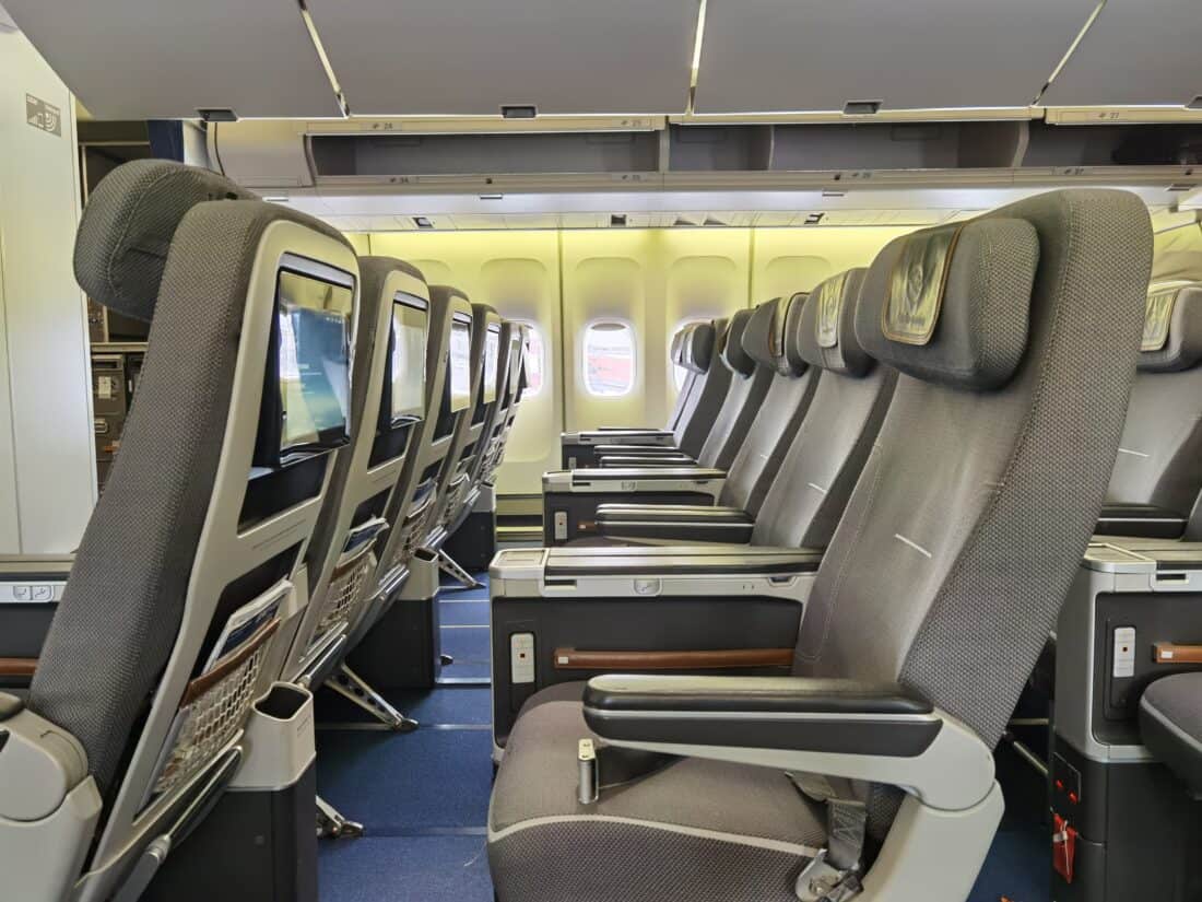 Lufthansa Boeing 747 HAM Premium Eco Mittelsitze