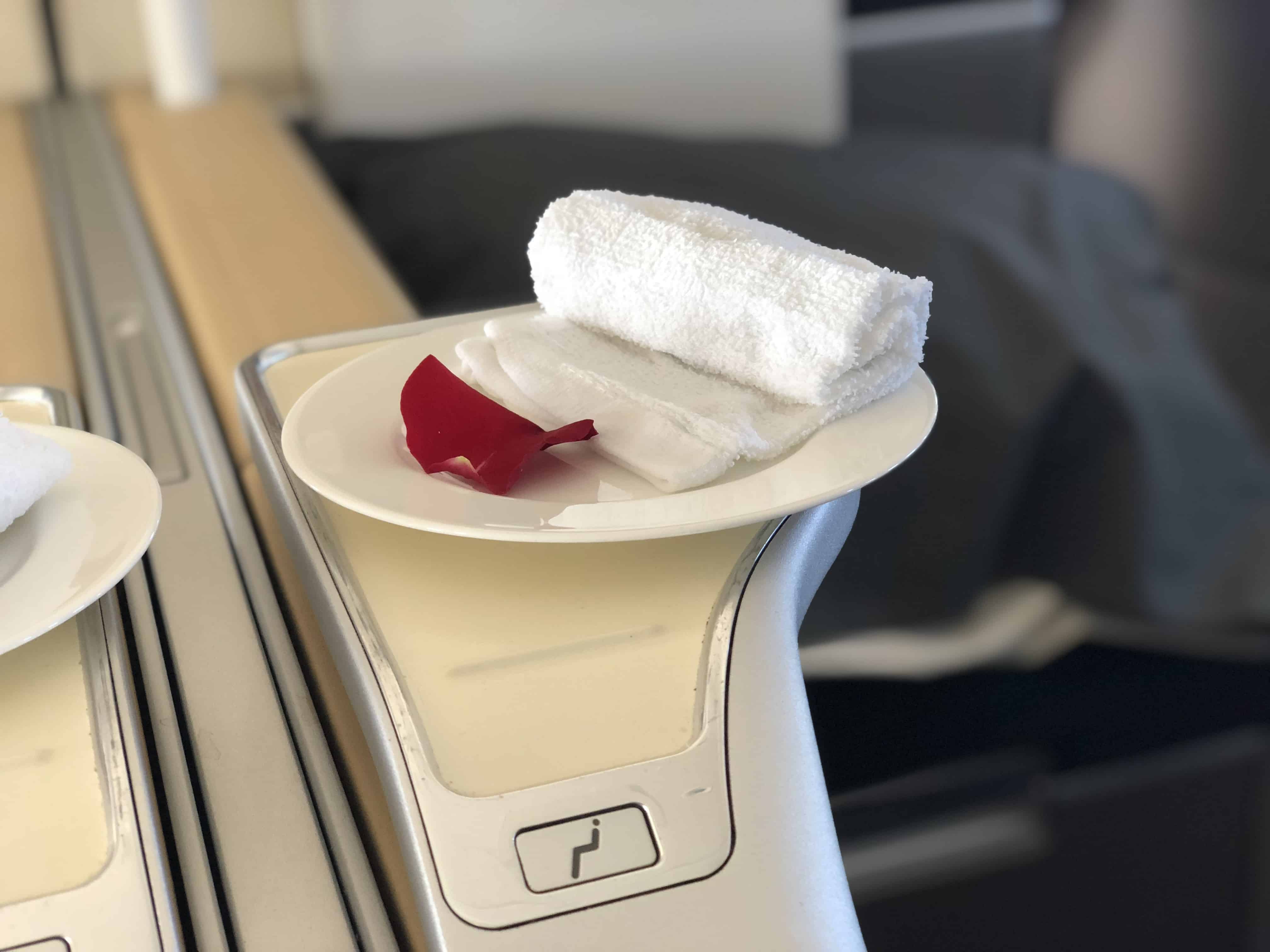 Lufthansa First Class Essen Hot Towel