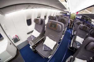Lufthansa Premium Economy Class Sitze Notausgang Boeing 747-8i