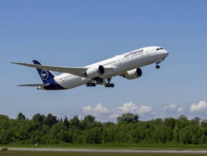 Lufthansa 787 9 Take Off
