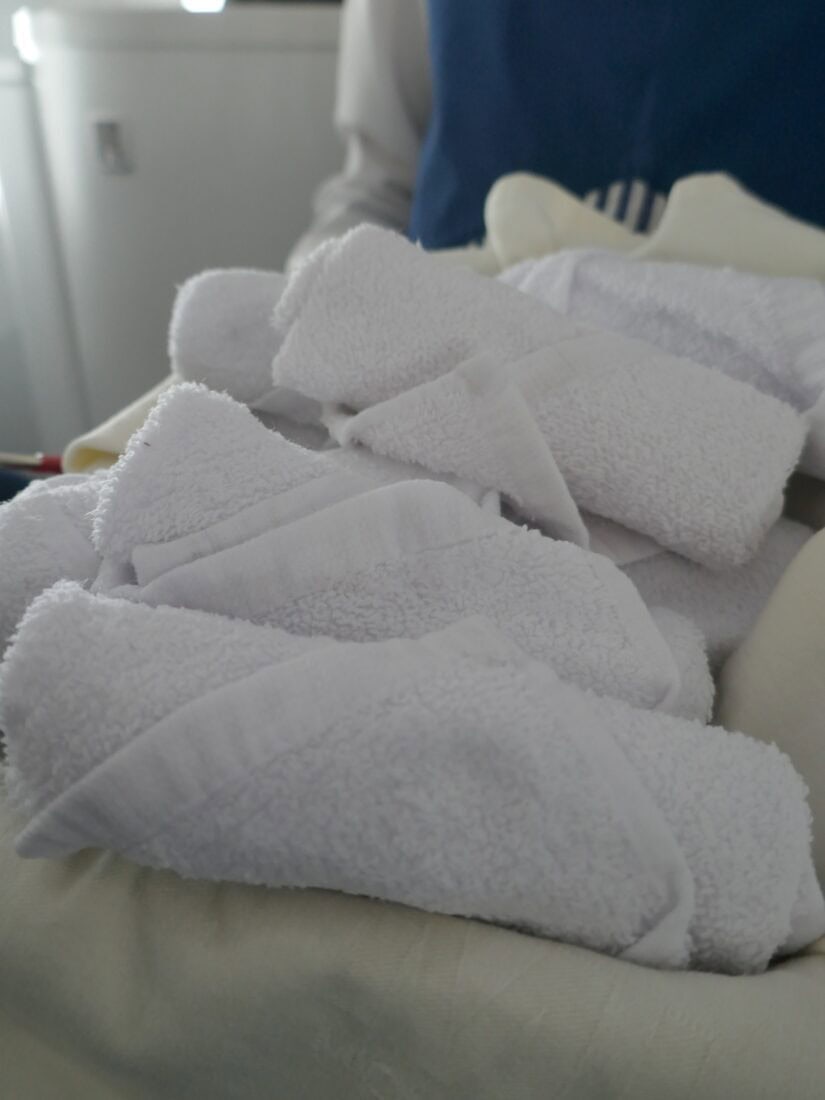 MIAT Business Class 18 Hot Towel