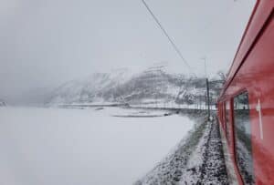 Oberalpass Schnee Bahn Schweiz