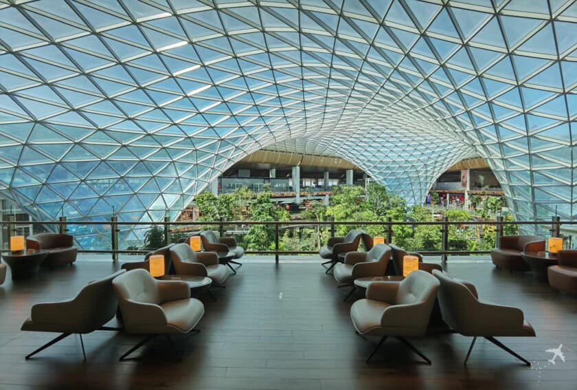 QR Al Mourjan Lounge DOH Garden Gartenblick