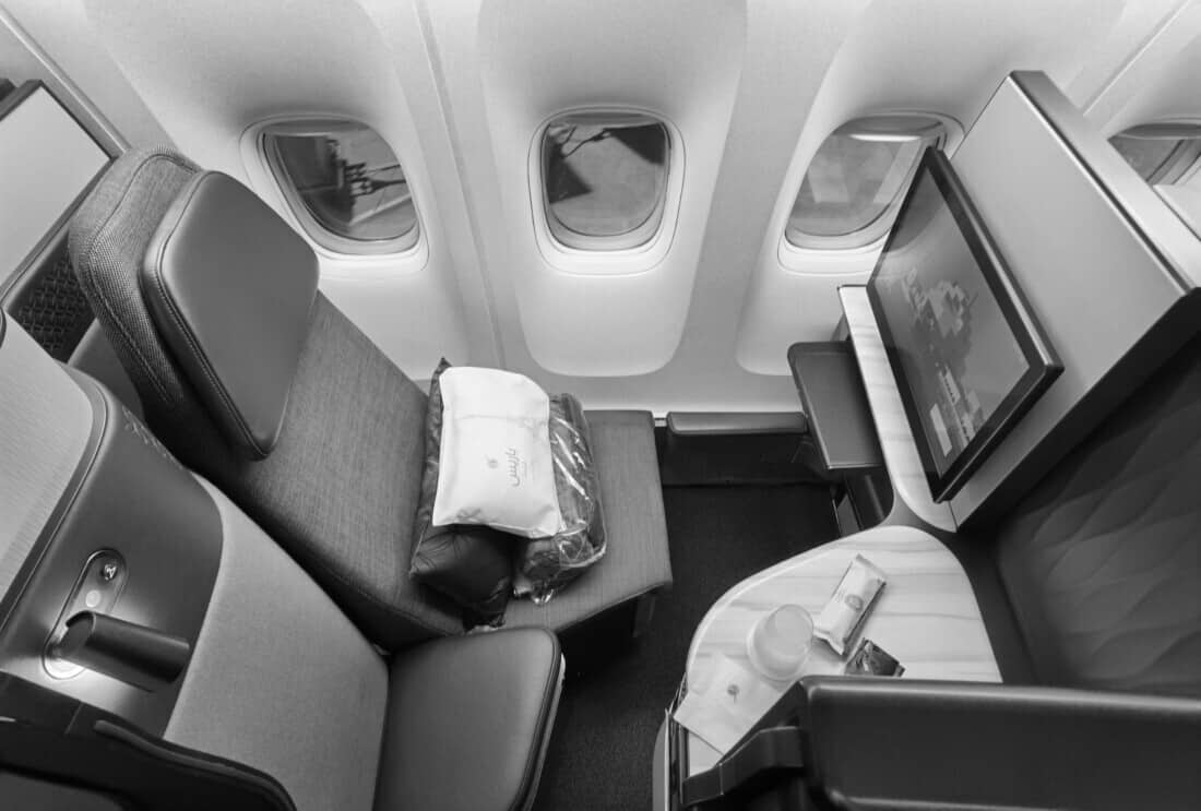 Qatar QSuite Graustufen