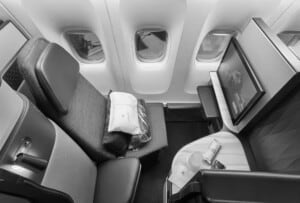 Qatar QSuite Graustufen