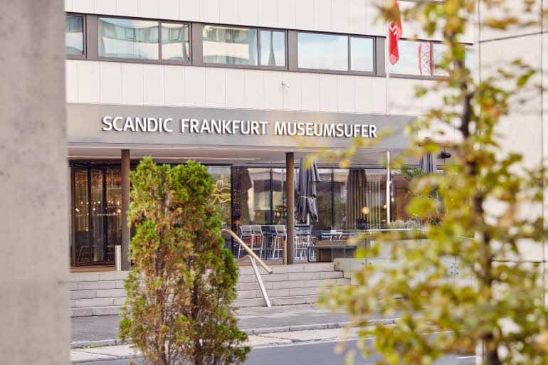 Scandic Frankfurt Museumsufer exterior entrance 1