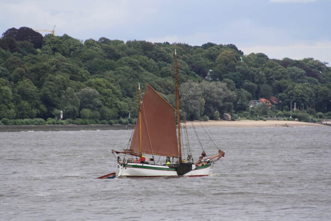 Segelschiff auf Elbe