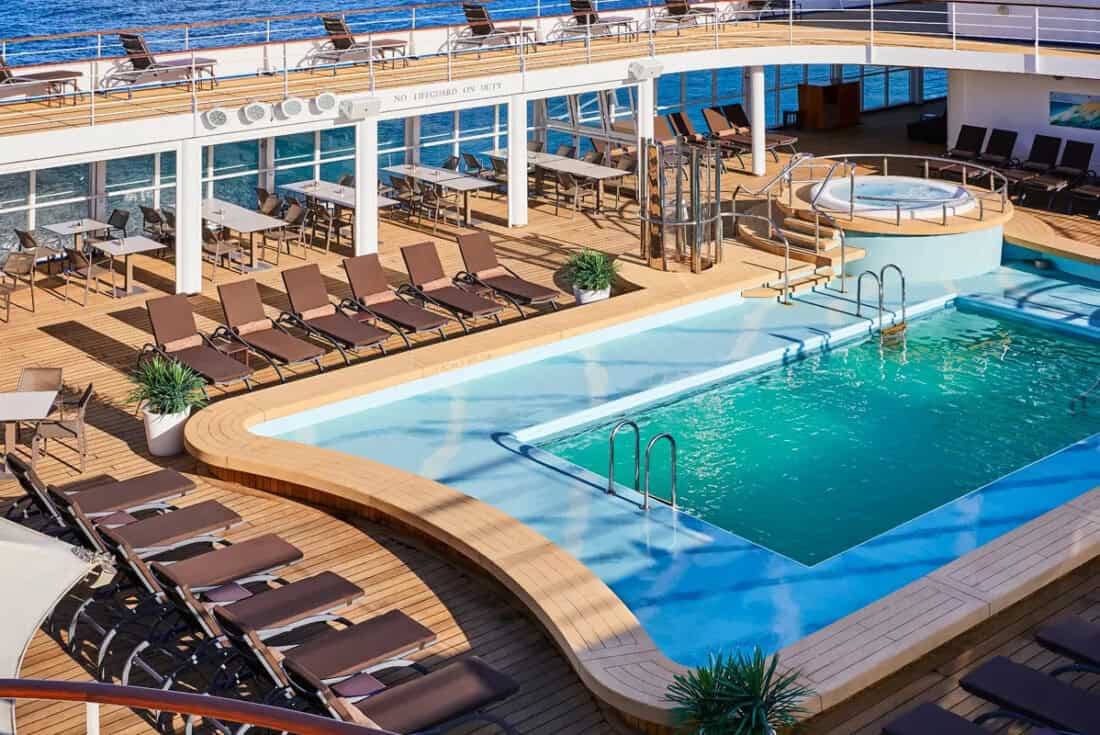 Silver Shadow - Pooldeck