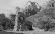 Zion National Park Eingang Graustufen