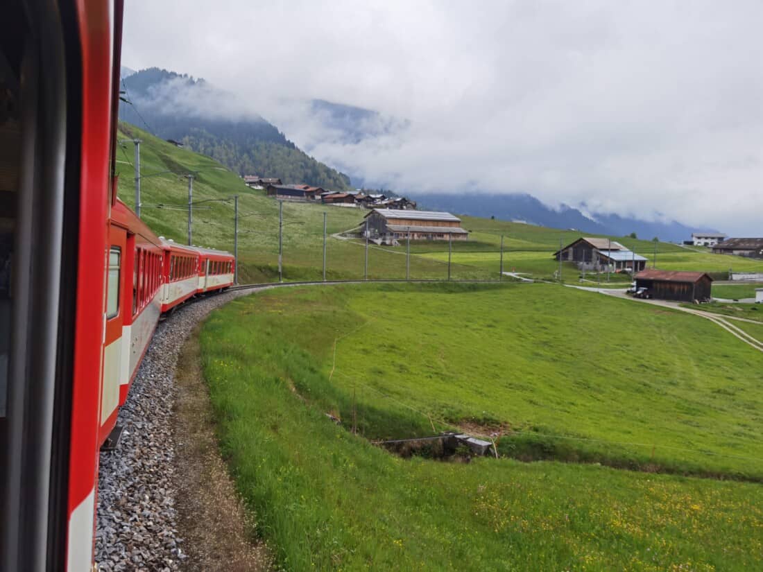 Zug Schweiz offenes Fenster