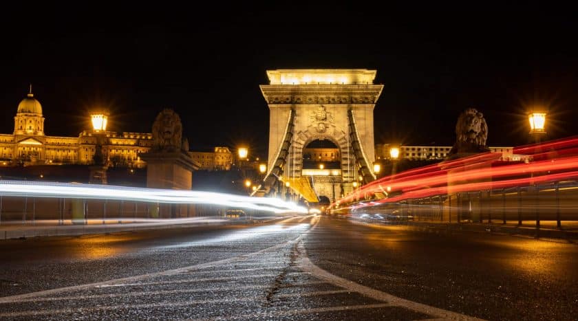 Budapest Kettenbrücke Nacht Langzeitbelichtung Pest