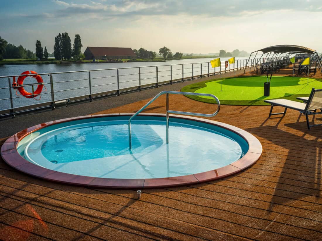 nickoVision - Sonnendeck mit Pool