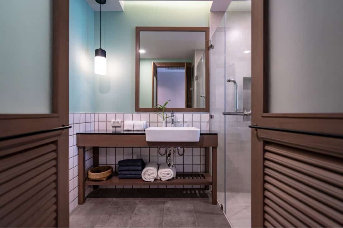 thai studio bath room