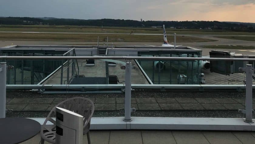 Bewertung Basel EuroAirport Skyview Lounge Aussicht Terrasse