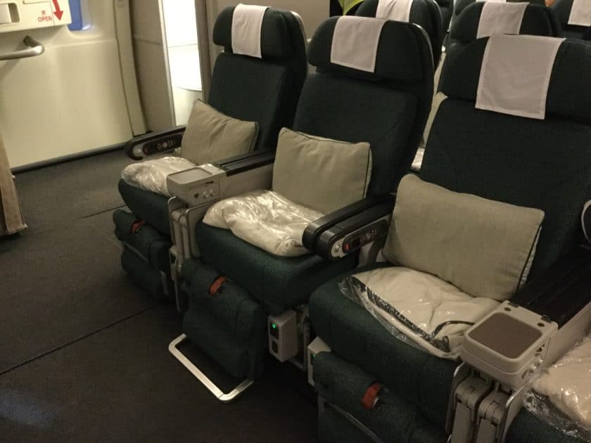 Bewertung Cathay Pacific Business Class Boeing 777 300 Auf